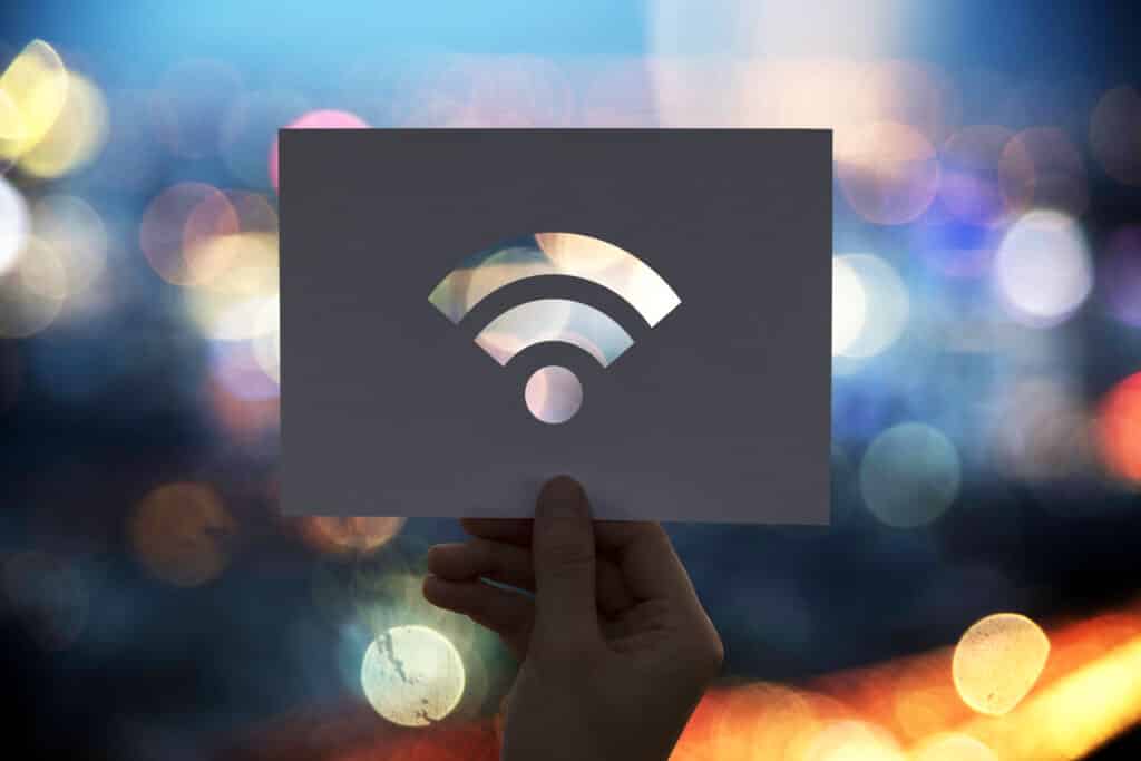Wifi-Internetverbindung gelochtes Papier